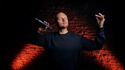 Klassisk comedy med Mikkel Rask
