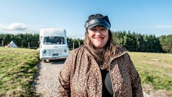 På glamping med Johnny Vegas