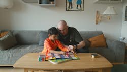 Far lever stadig